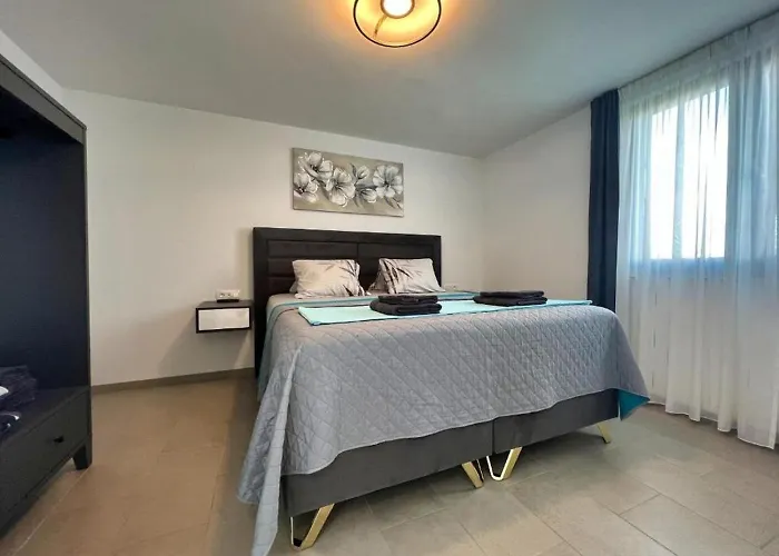 Apartment 4141-10 For 4 Pers In Zaton Zadar Nin